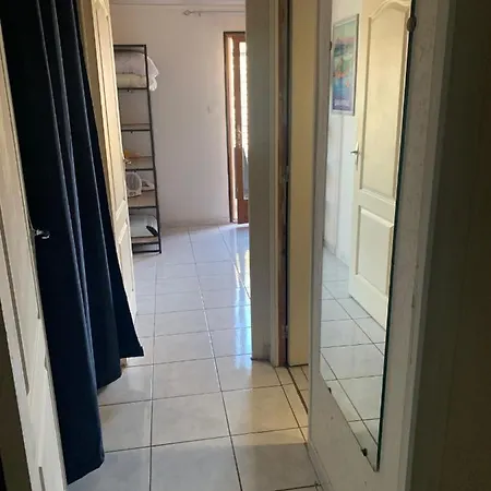 Apartment T2 4km De La Parking Gratuit *